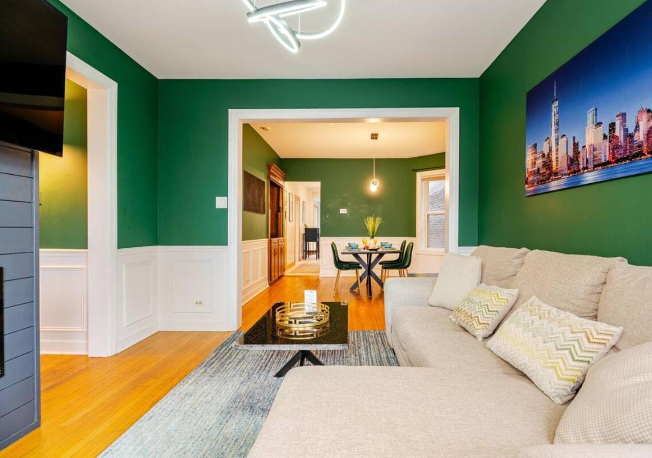 2 Bed Apt W/ Office, Free Parking, Near Wrigley Chicago Exterior photo